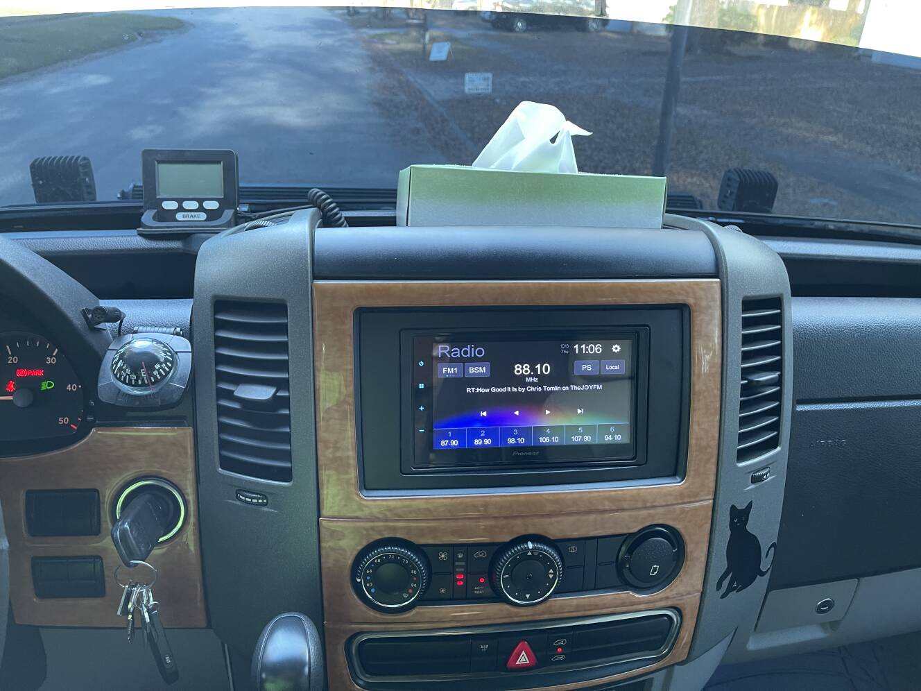 A photo of this 2010 Winnebago ERA 170X
