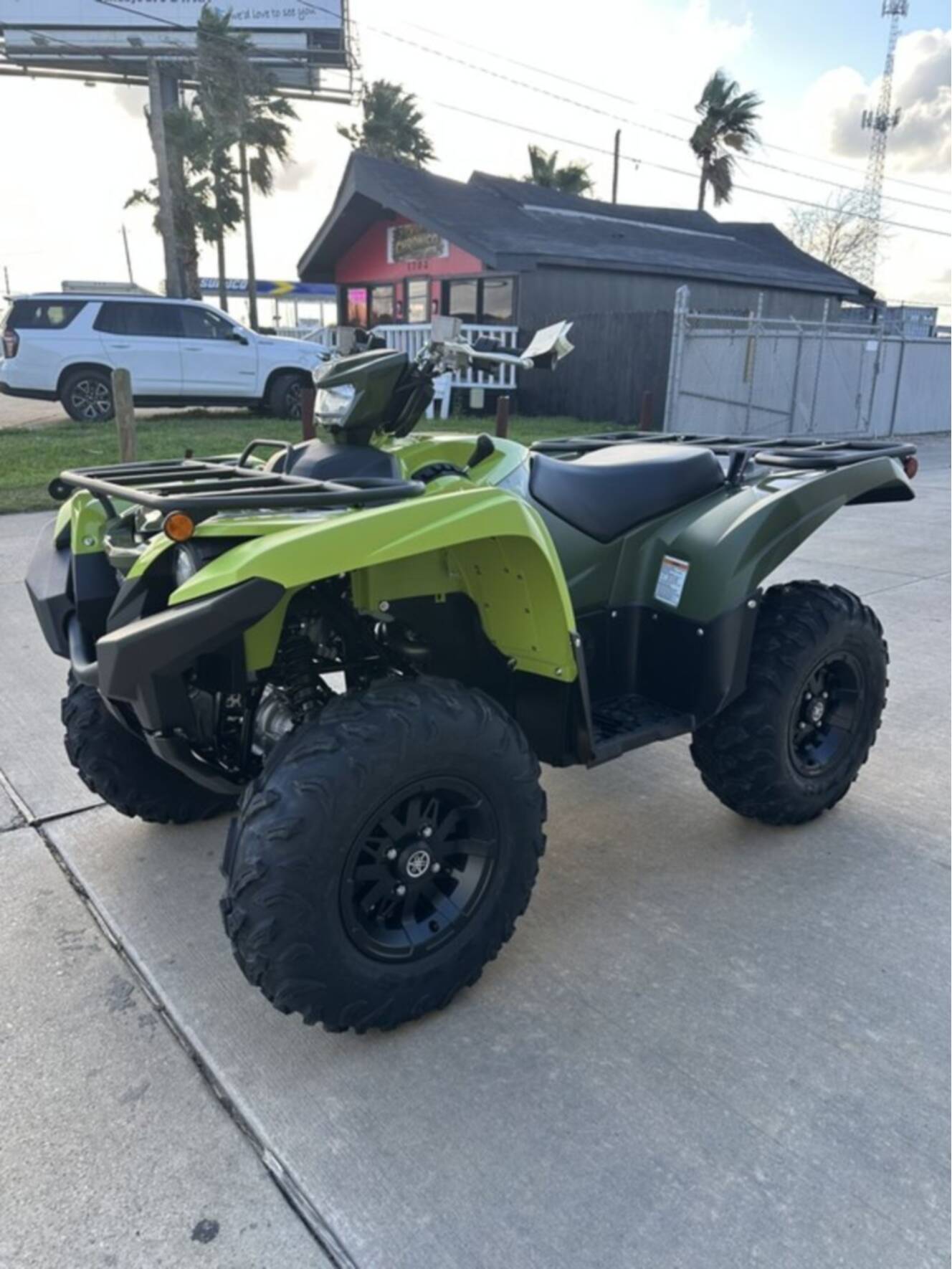 A photo of this 2026 Yamaha Grizzly EPS