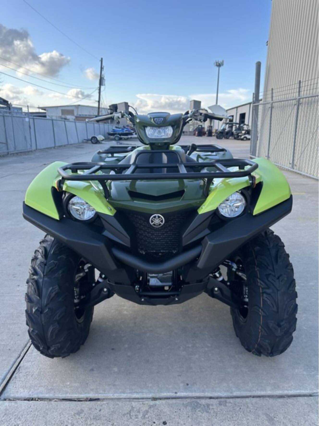 A photo of this 2026 Yamaha Grizzly EPS
