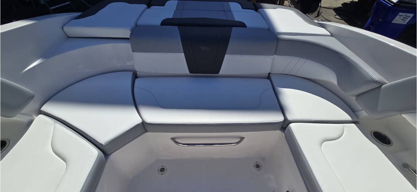 A photo of this 2025 Chaparral 23SSIOB