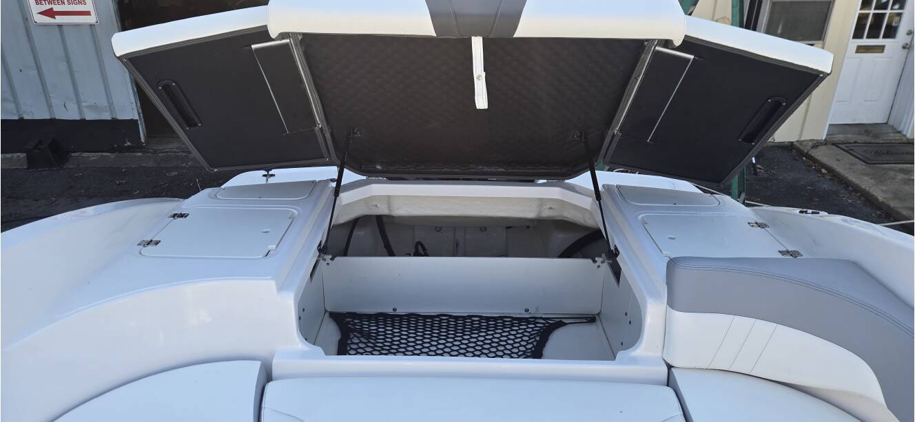 A photo of this 2025 Chaparral 23SSIOB