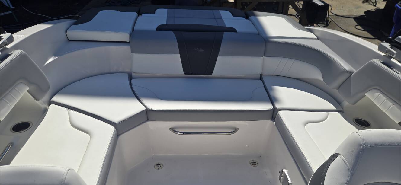 A photo of this 2025 Chaparral 23SSIOB