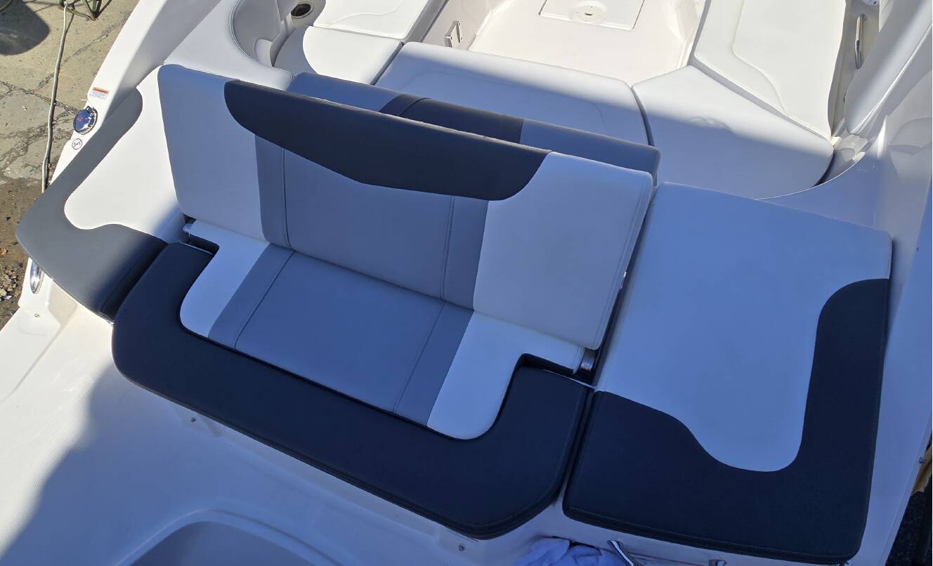 A photo of this 2025 Chaparral 23SSIOB