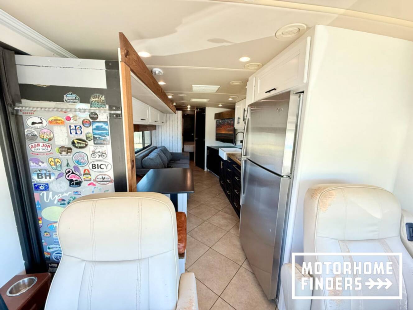 A photo of this 2014 Itasca SOLEI 38R