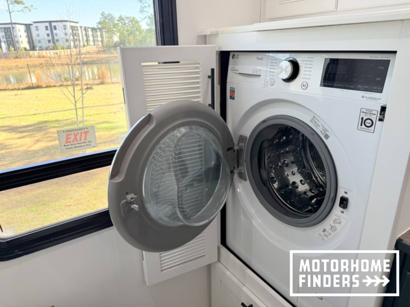 A photo of this 2014 Itasca SOLEI 38R