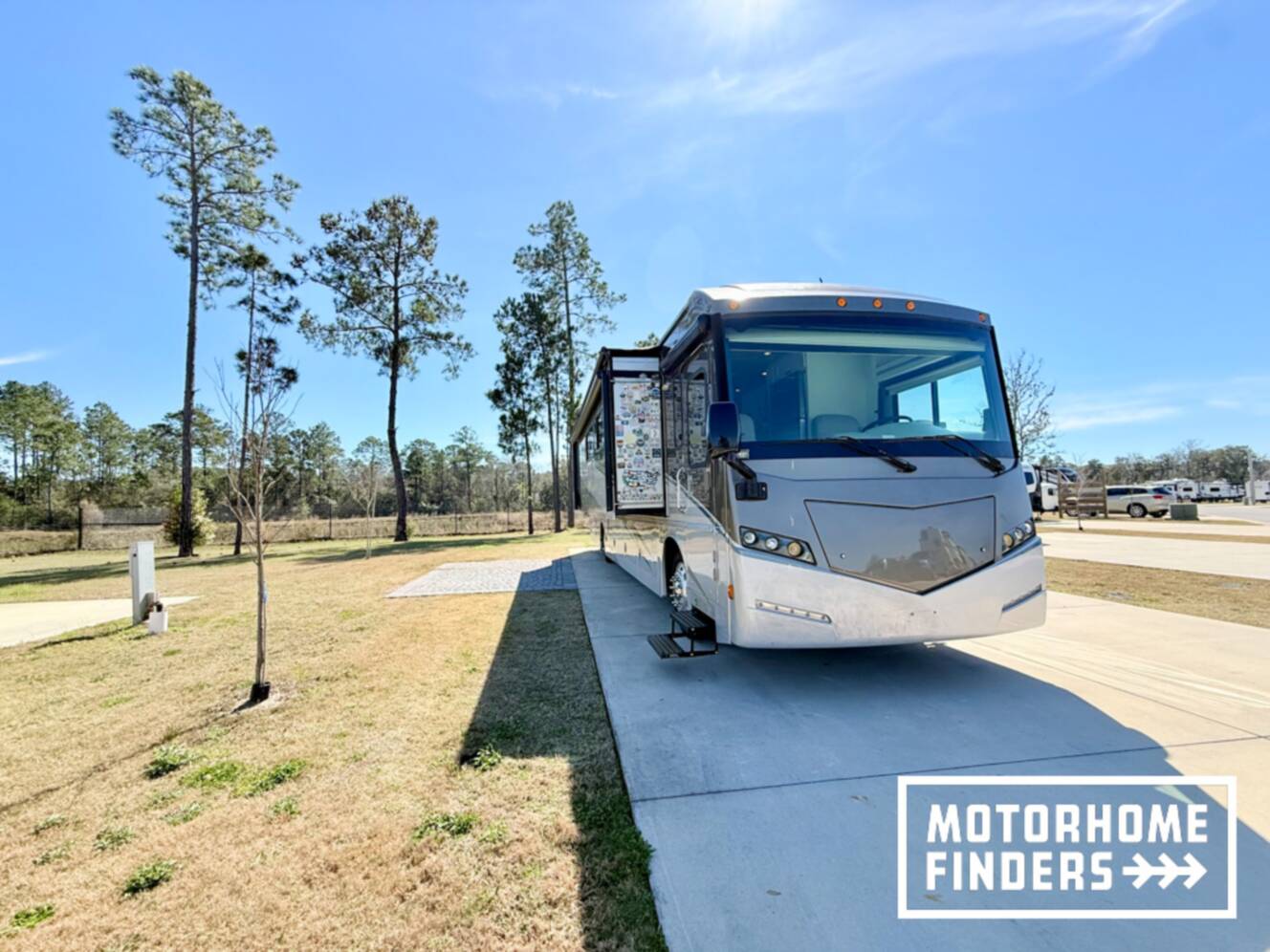 A photo of this 2014 Itasca SOLEI 38R