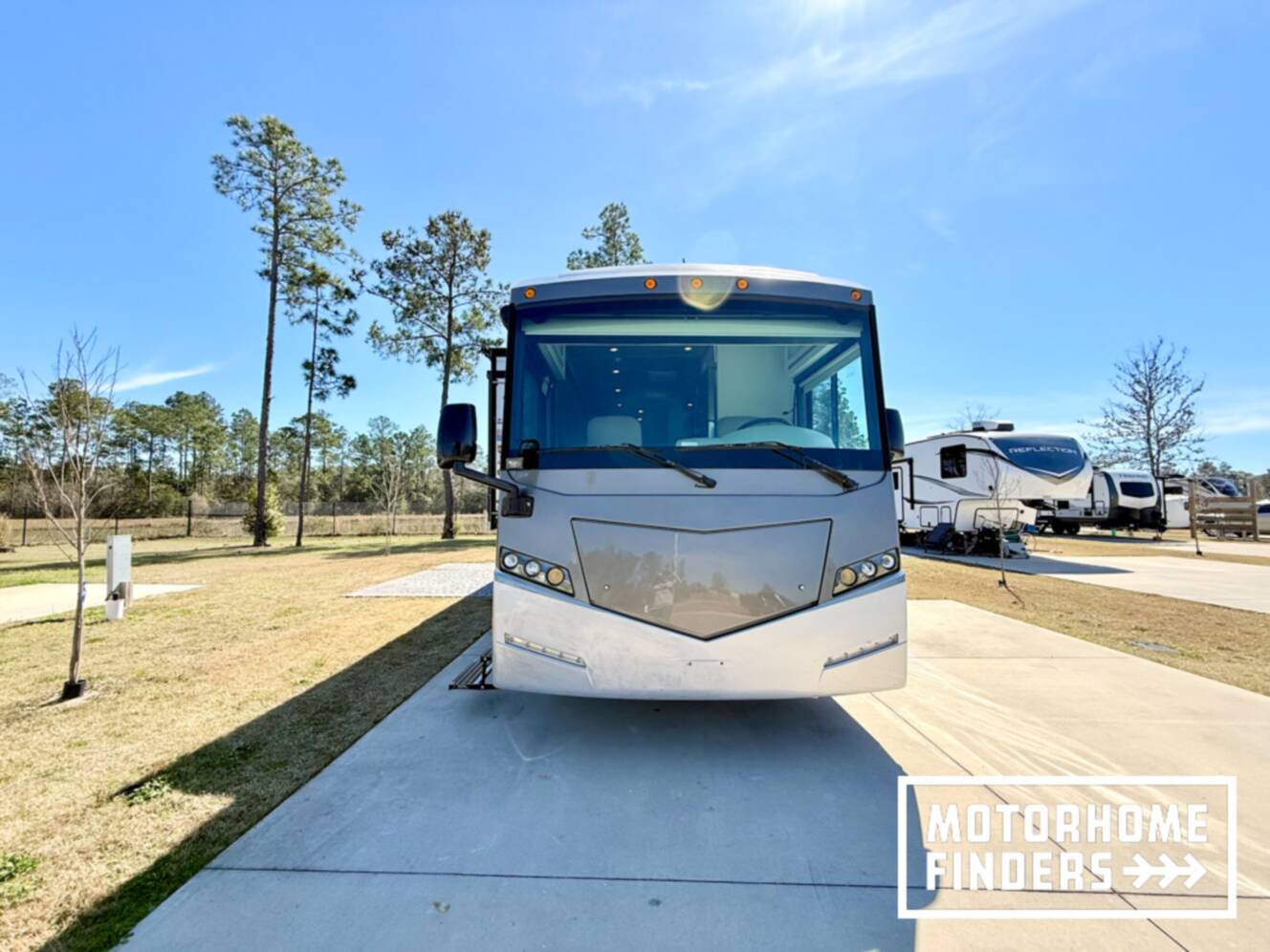 A photo of this 2014 Itasca SOLEI 38R