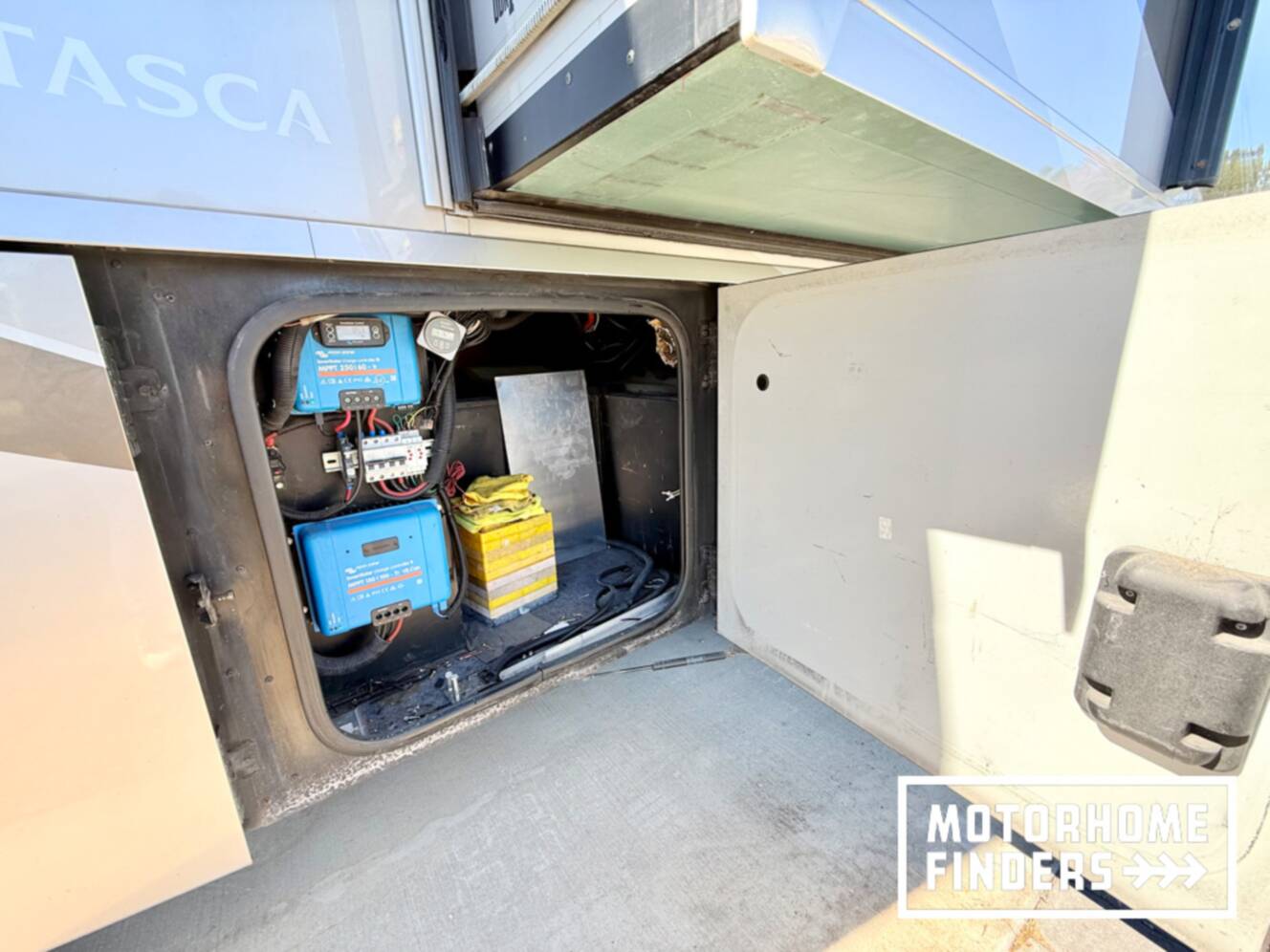 A photo of this 2014 Itasca SOLEI 38R