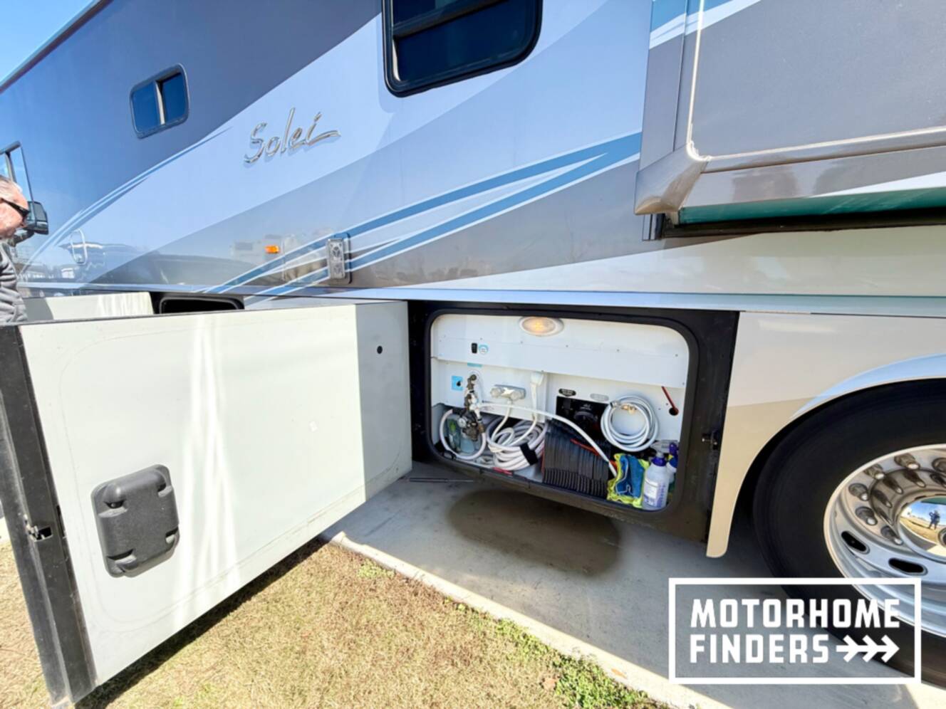A photo of this 2014 Itasca SOLEI 38R