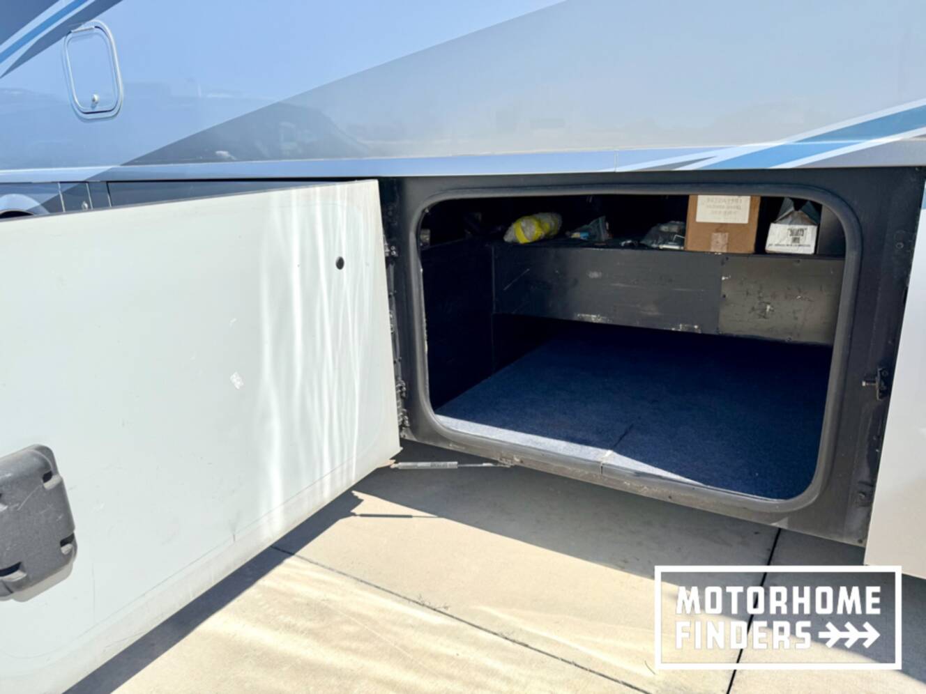 A photo of this 2014 Itasca SOLEI 38R