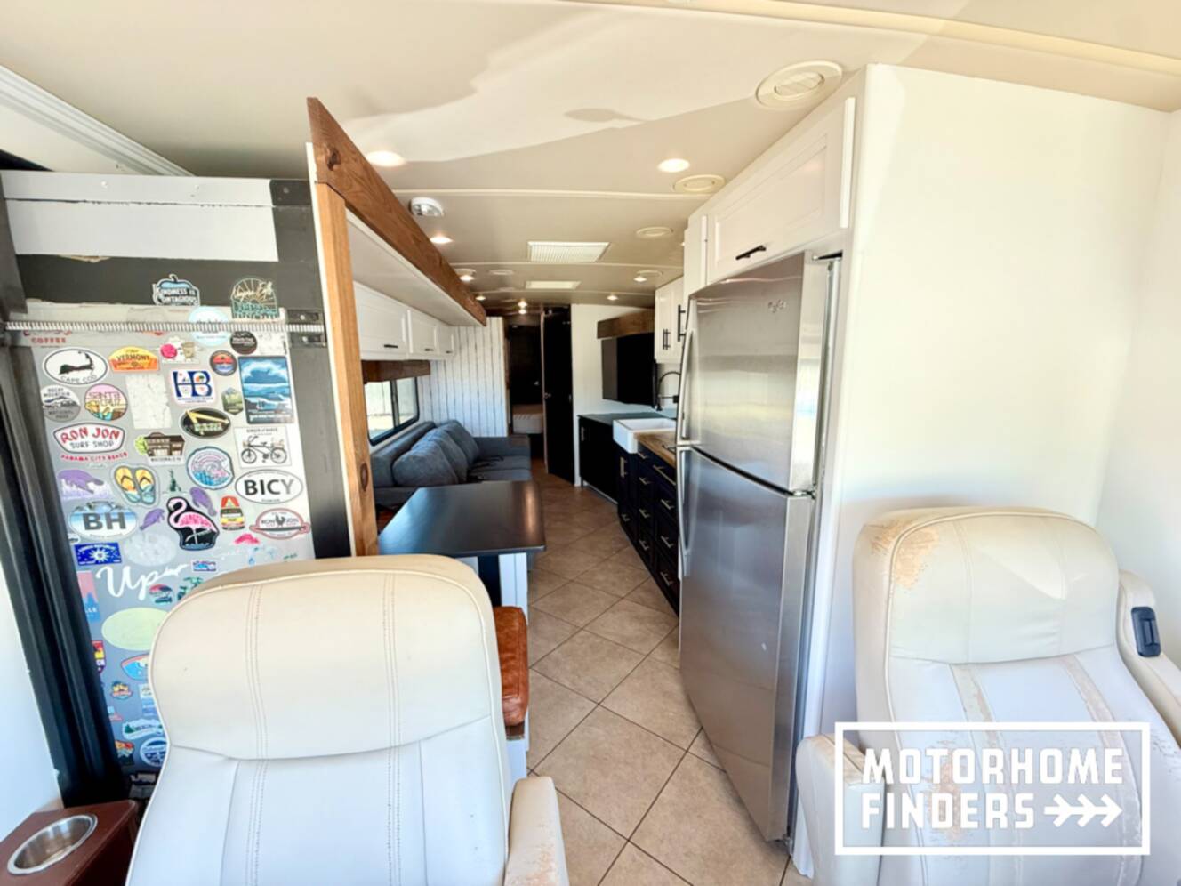 A photo of this 2014 Itasca SOLEI 38R