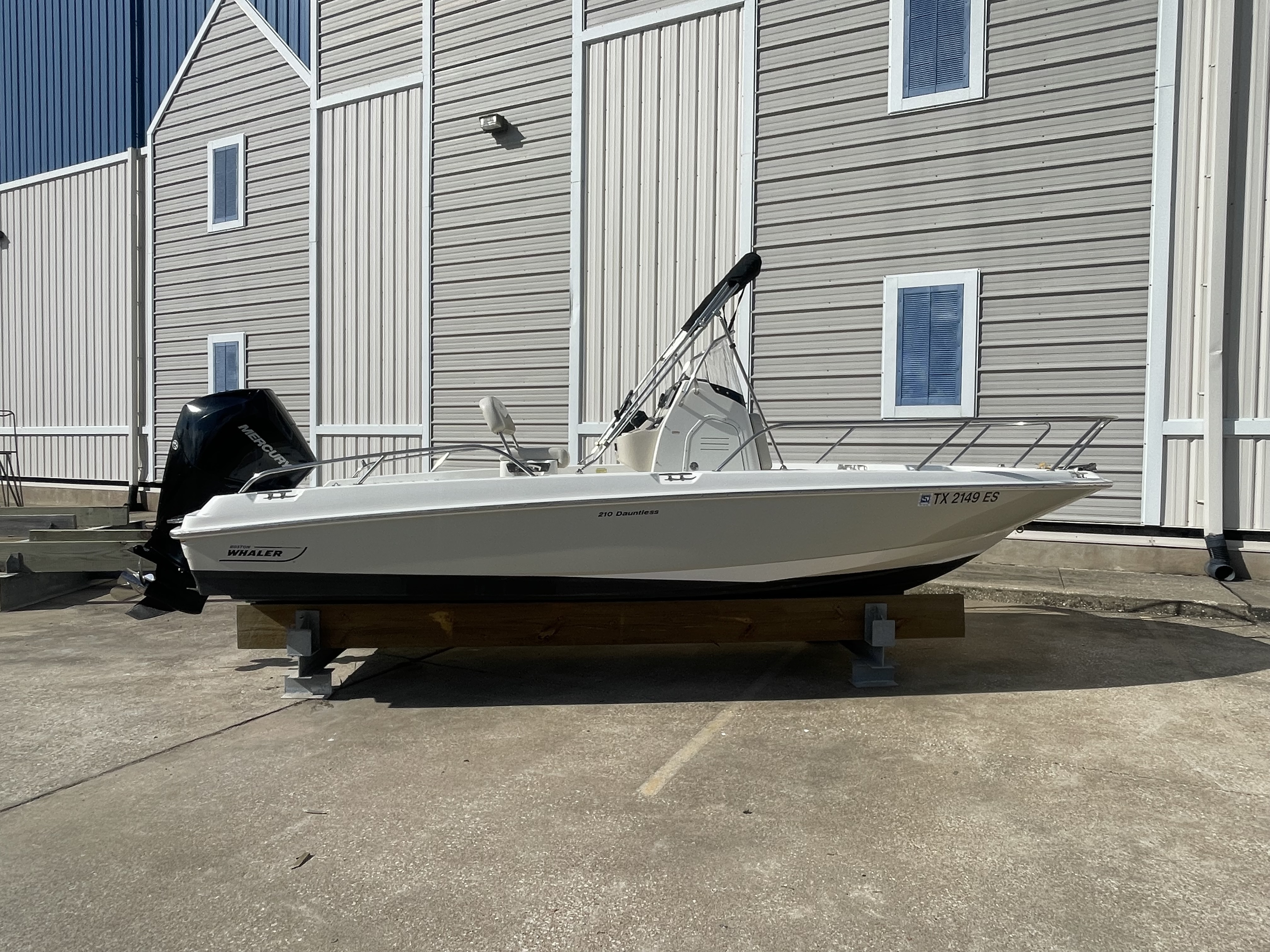 2019 Boston Whaler 210 DAUNTLESS 280 in seabrook TX
