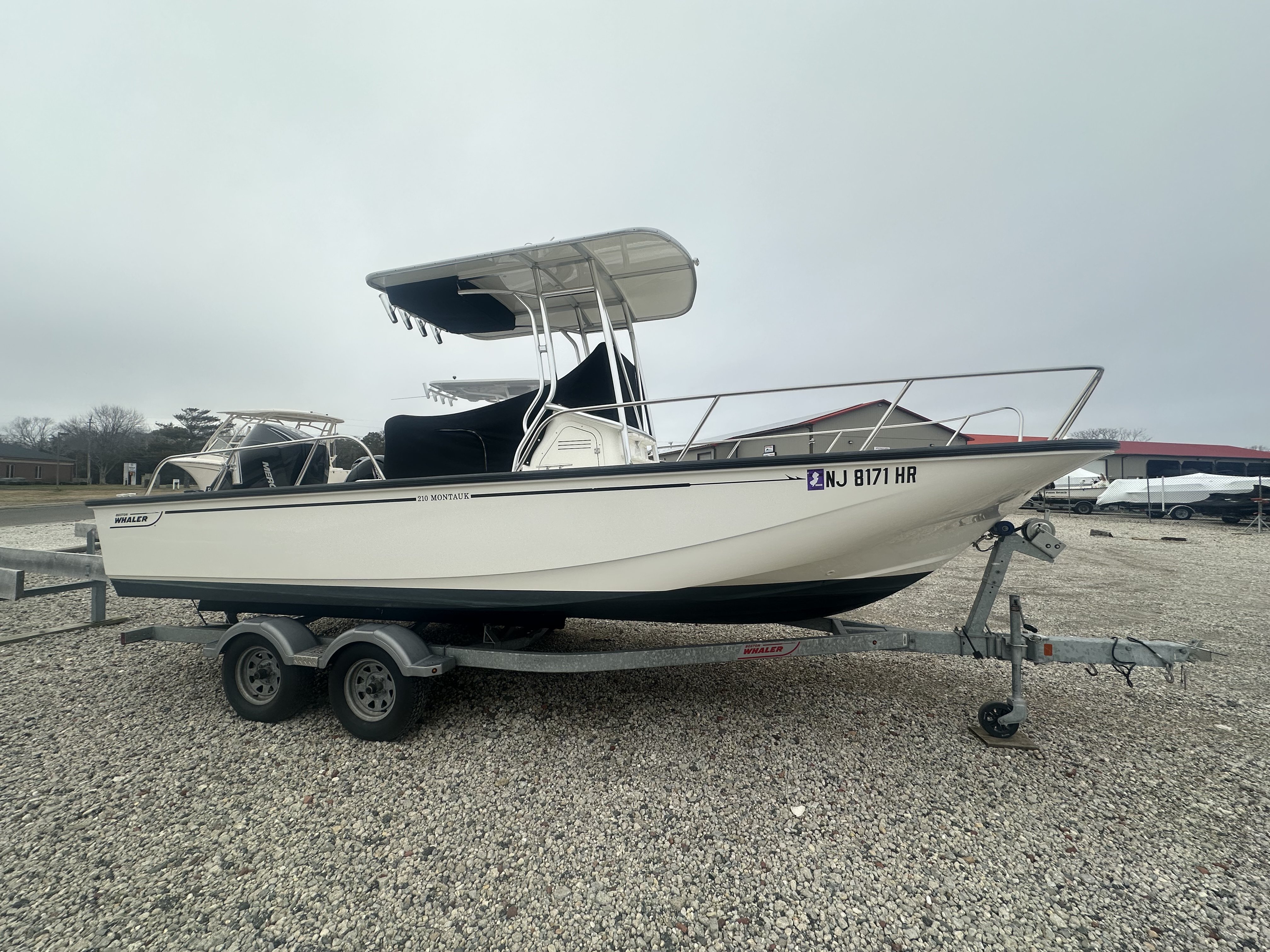 2022 Boston Whaler 210 MONTAUK in dennis NJ