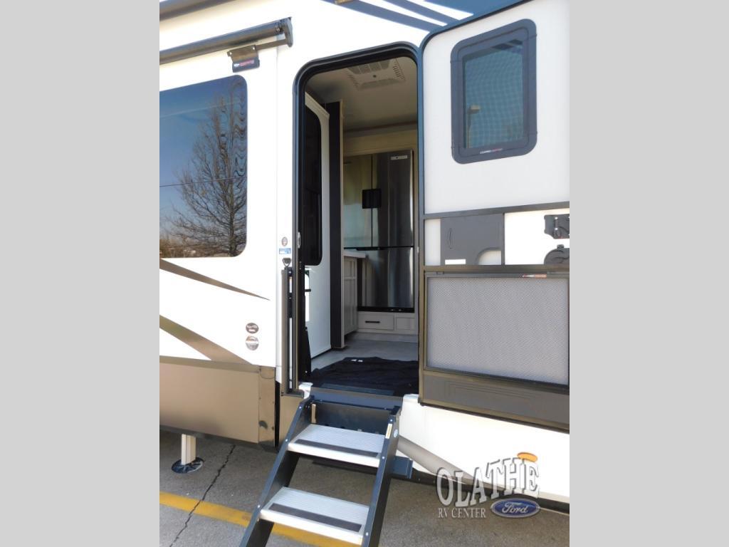 2026 Grand Design Solitude 380FL in gardner KS