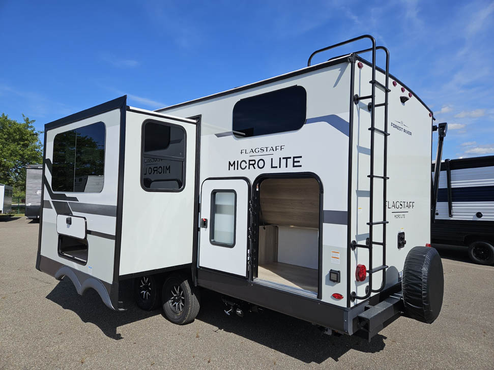 2026 Forest River Flagstaff Micro Lite 25DBH in streetsboro OH