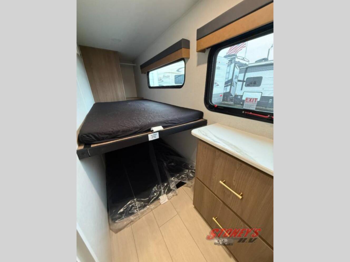 A photo of this 2026 Crossroads Sunset Trail 242BHS