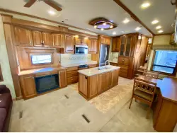 2016 DRV MOBILE SUITES 38RSSA