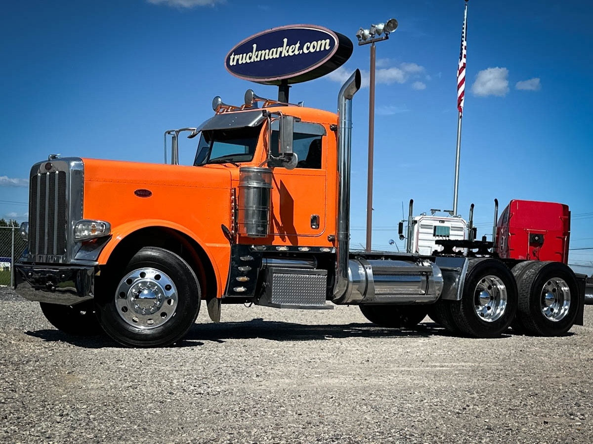 2014 PETERBILT 389 in Olive Branch, MS