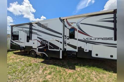 2014 Dutchmen VOLTAGE 3950 in byron GA