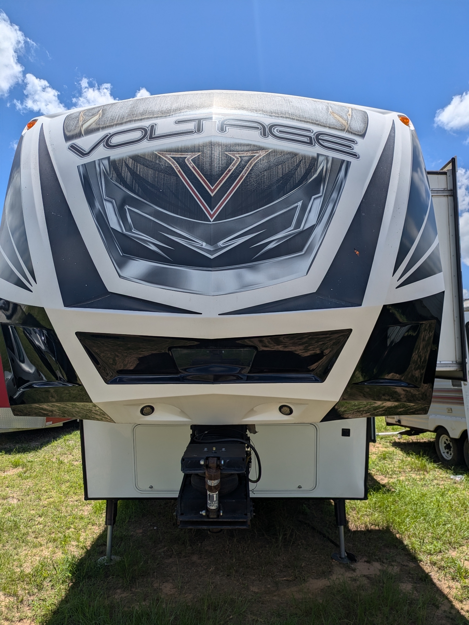 2014 Dutchmen VOLTAGE 3950 in byron GA