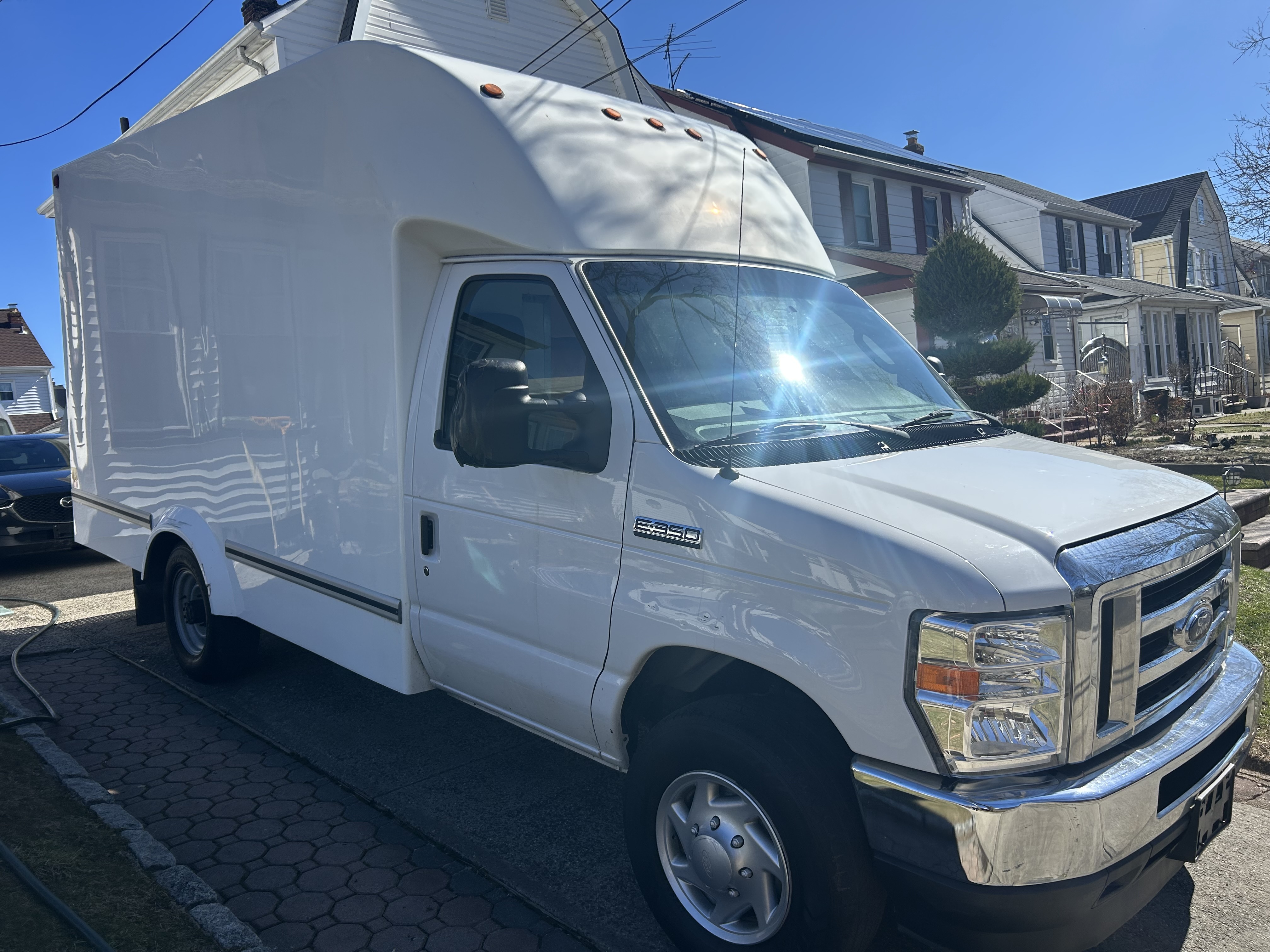 2022 FORD E350 in Queens Village, NY