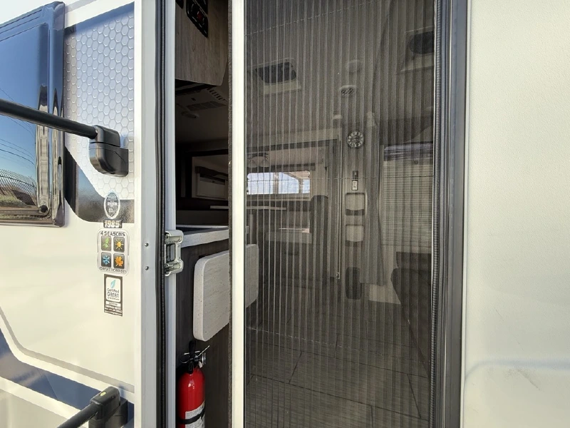 2022 LANCE 1985