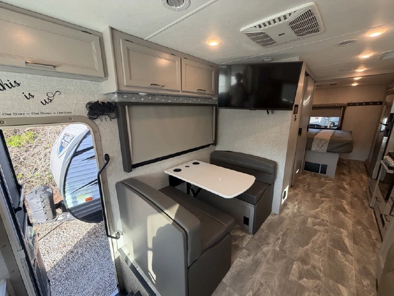 2023 THOR MOTOR COACH WINDSPORT 29M