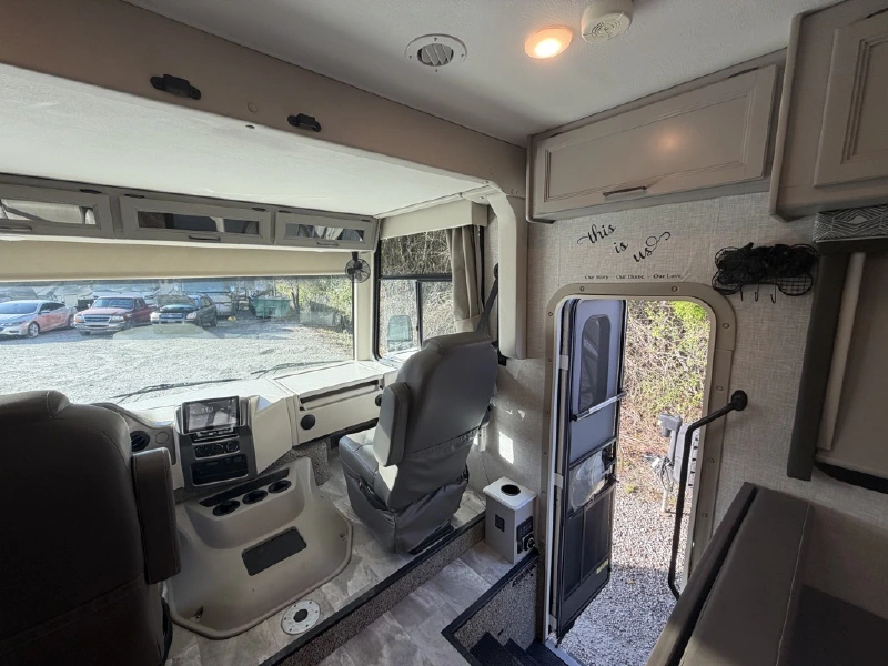 2023 THOR MOTOR COACH WINDSPORT 29M