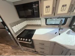 2023 THOR MOTOR COACH WINDSPORT 29M