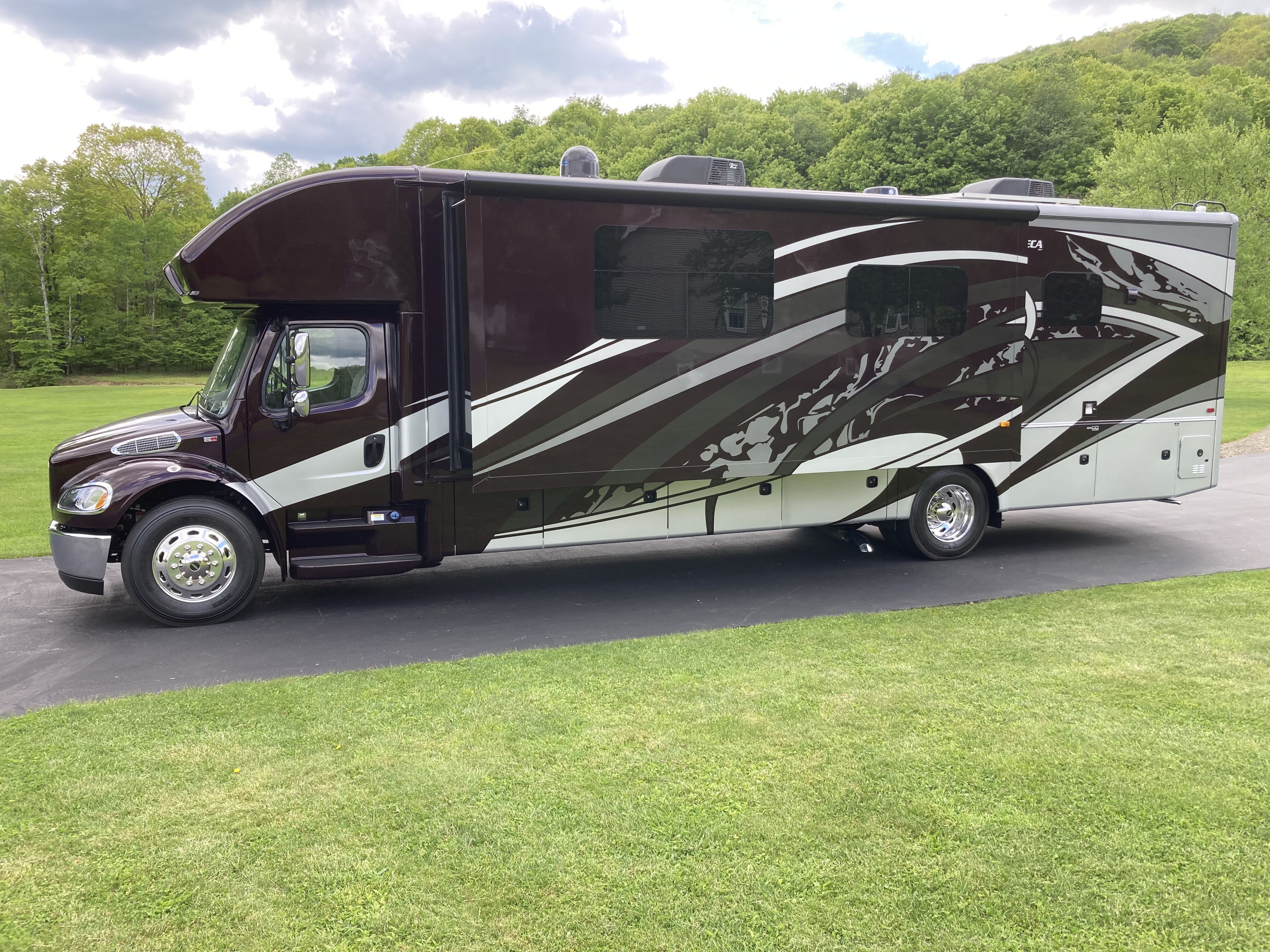 2022 Jayco SENECA 37K RV