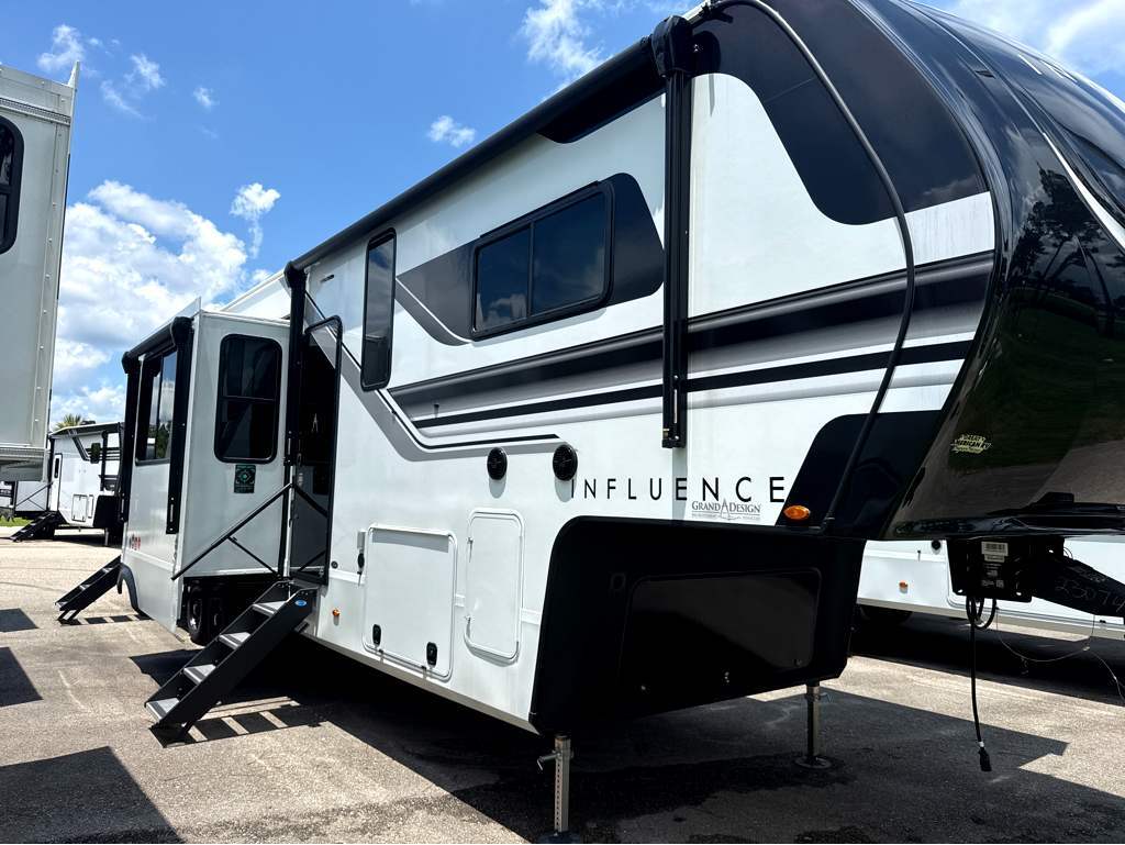 2026 Grand Design Influence 3904BH RV