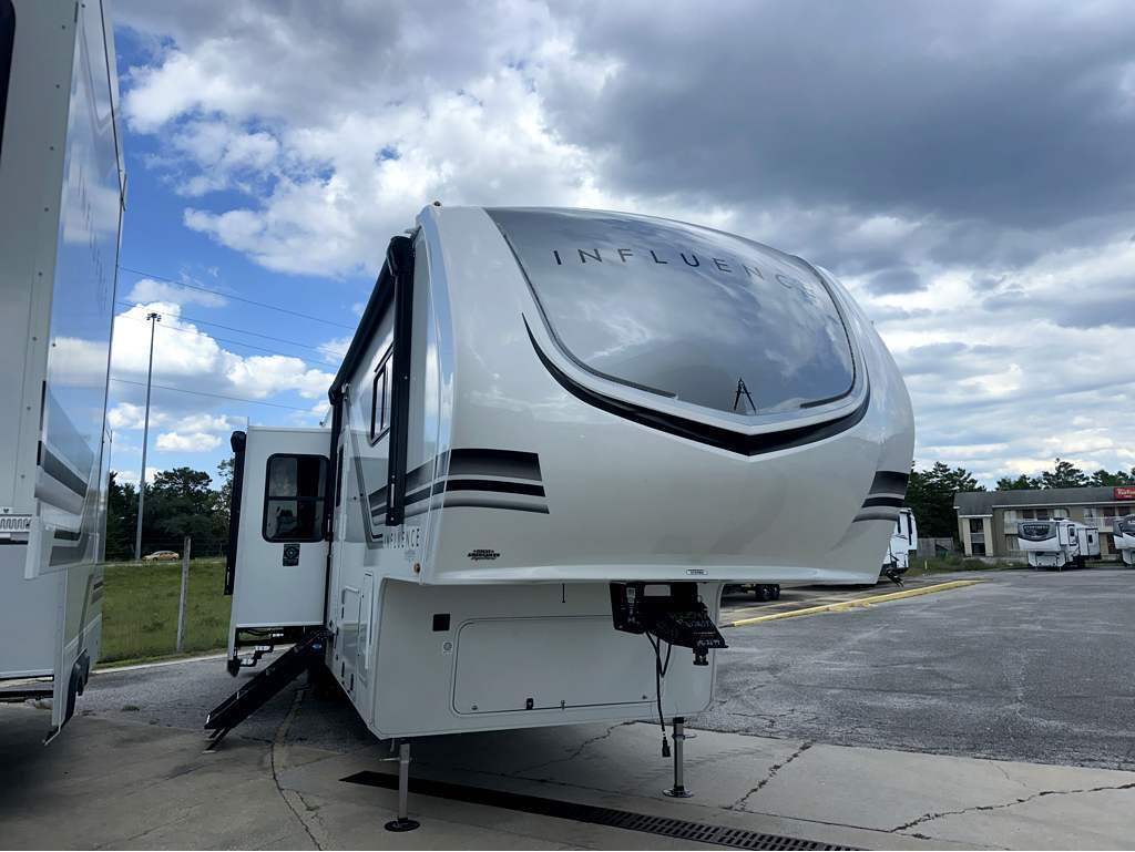 2026 Grand Design Influence 3704BH in defuniak springs FL