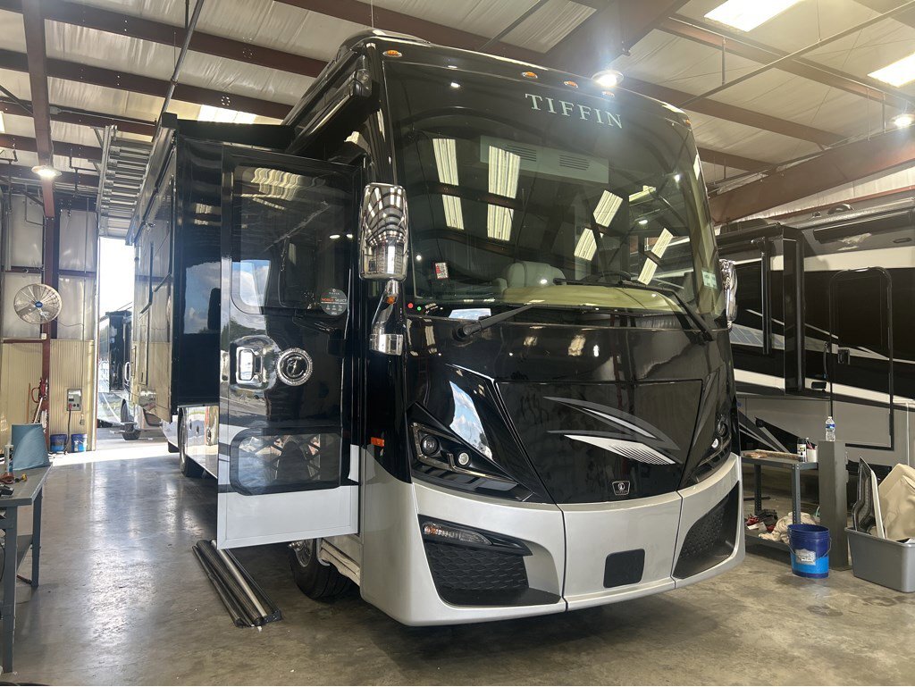 2026 Tiffin Phaeton 40 IH RV