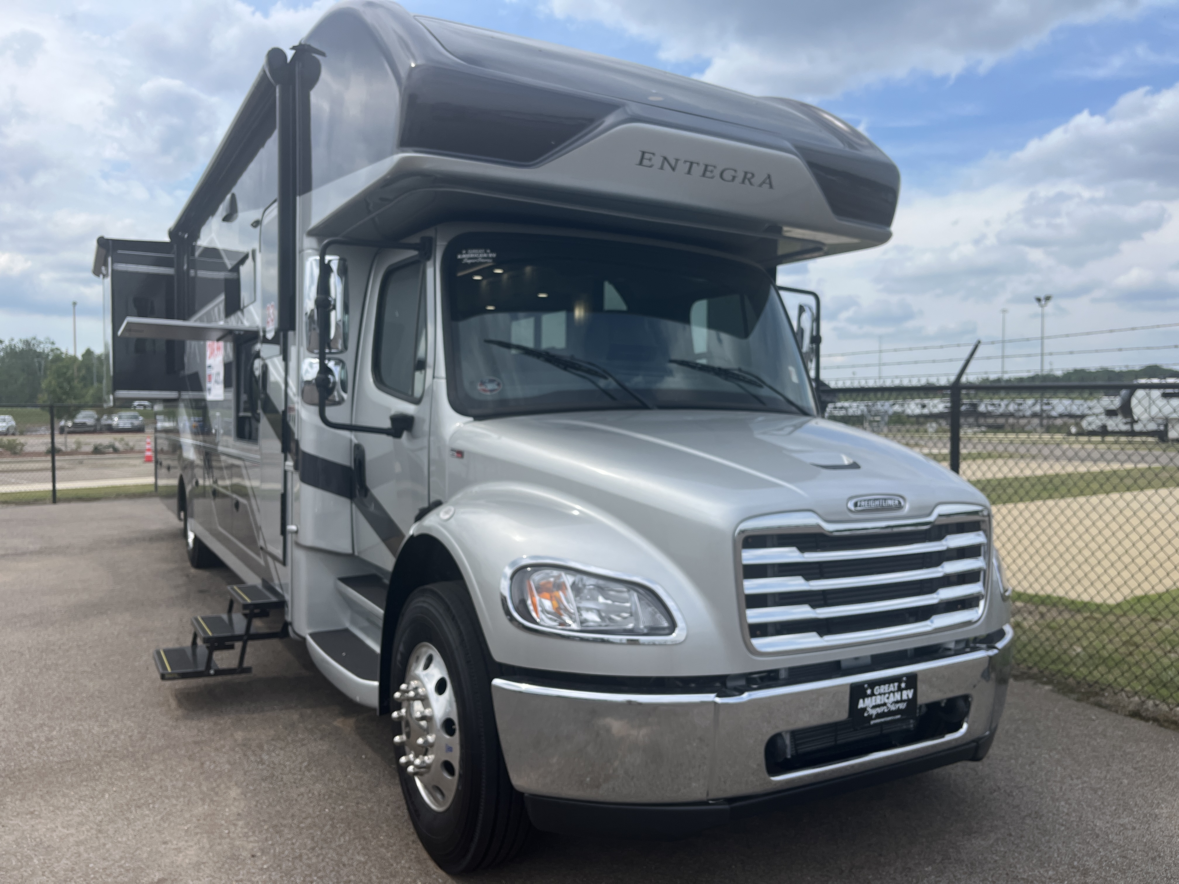 2026 Entegra Coach Accolade 37K RV