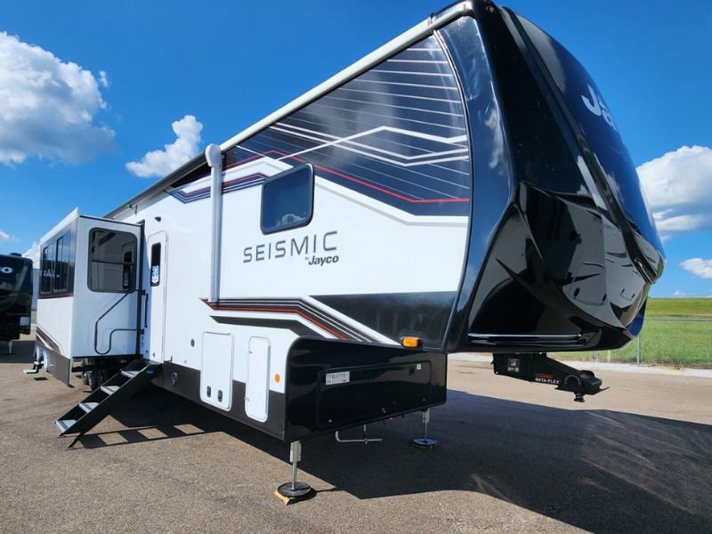 2026 Jayco Seismic 395 in hammond LA