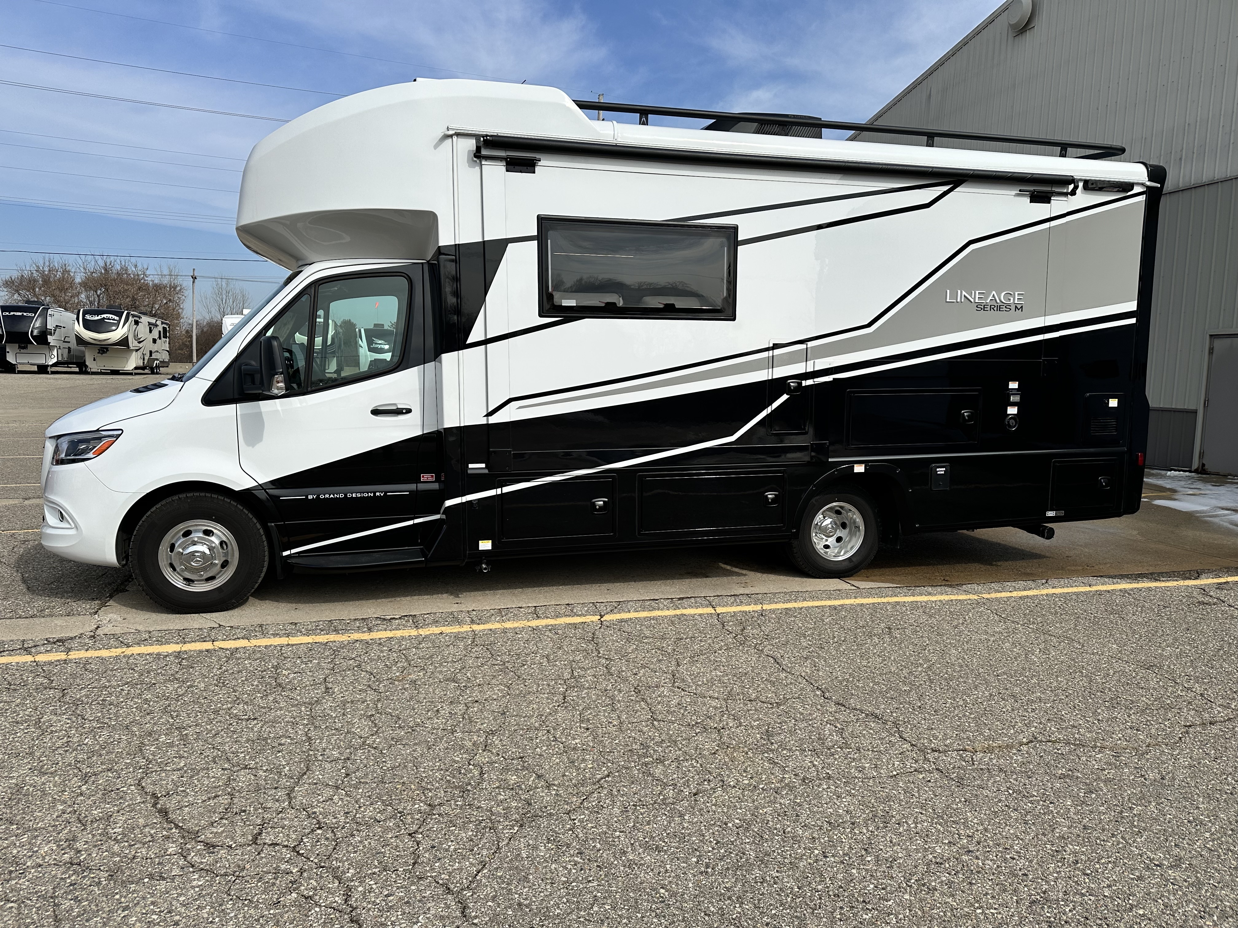 2025 Grand Design LINEAGE SERIES M 25FW in brighton MI