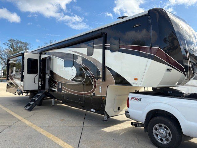 2018 Heartland Landmark 365 LM Newport in hammond LA