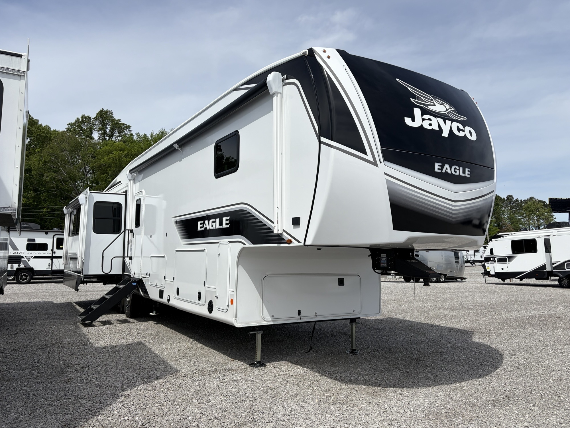 2026 Jayco Eagle 355MBQS RV