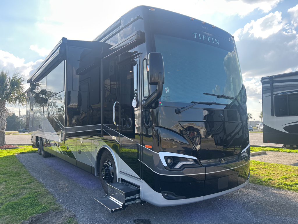 2026 Tiffin Bob Tiffin Limited Edition Allegro Bus 45 BTP RV