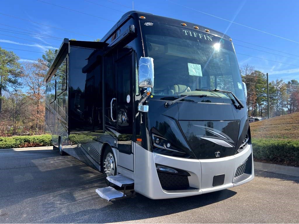 2026 Tiffin Phaeton 40 IH RV