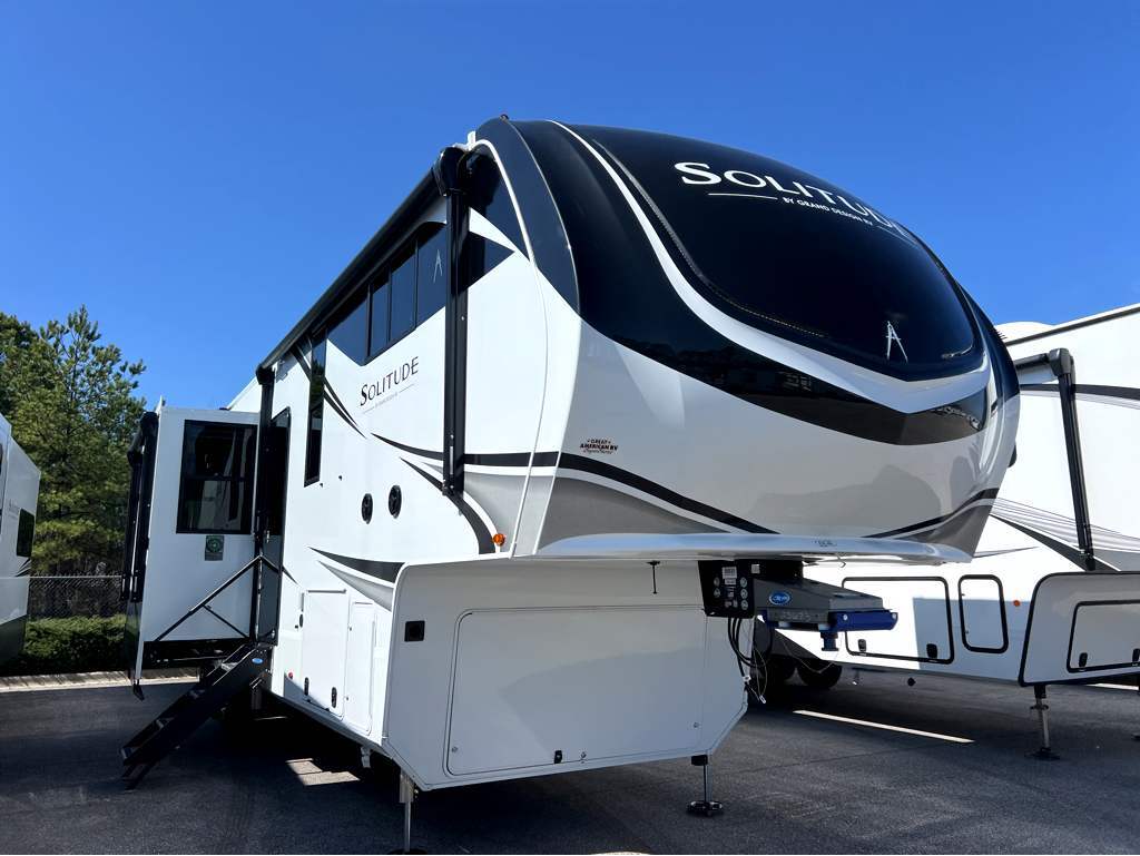 2026 Grand Design Solitude 414LJMJ RV