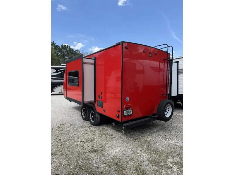 2019 WINNEBAGO MICRO MINNIE 2108FBS