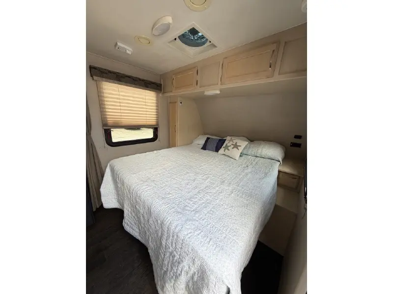 2019 WINNEBAGO MICRO MINNIE 2108FBS