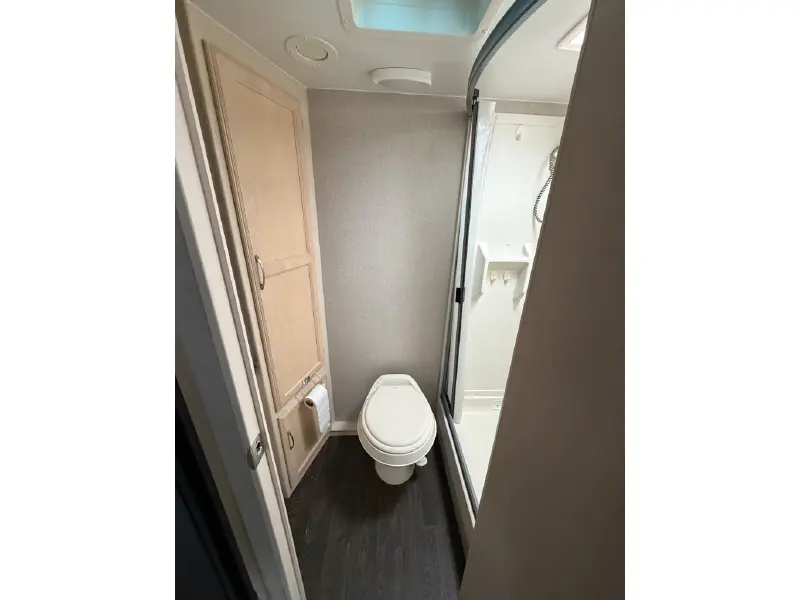 2019 WINNEBAGO MICRO MINNIE 2108FBS