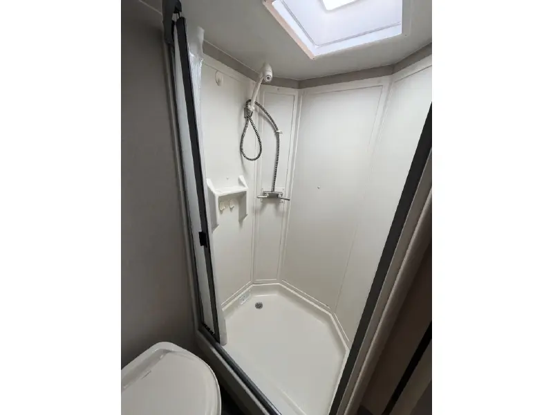 2019 WINNEBAGO MICRO MINNIE 2108FBS