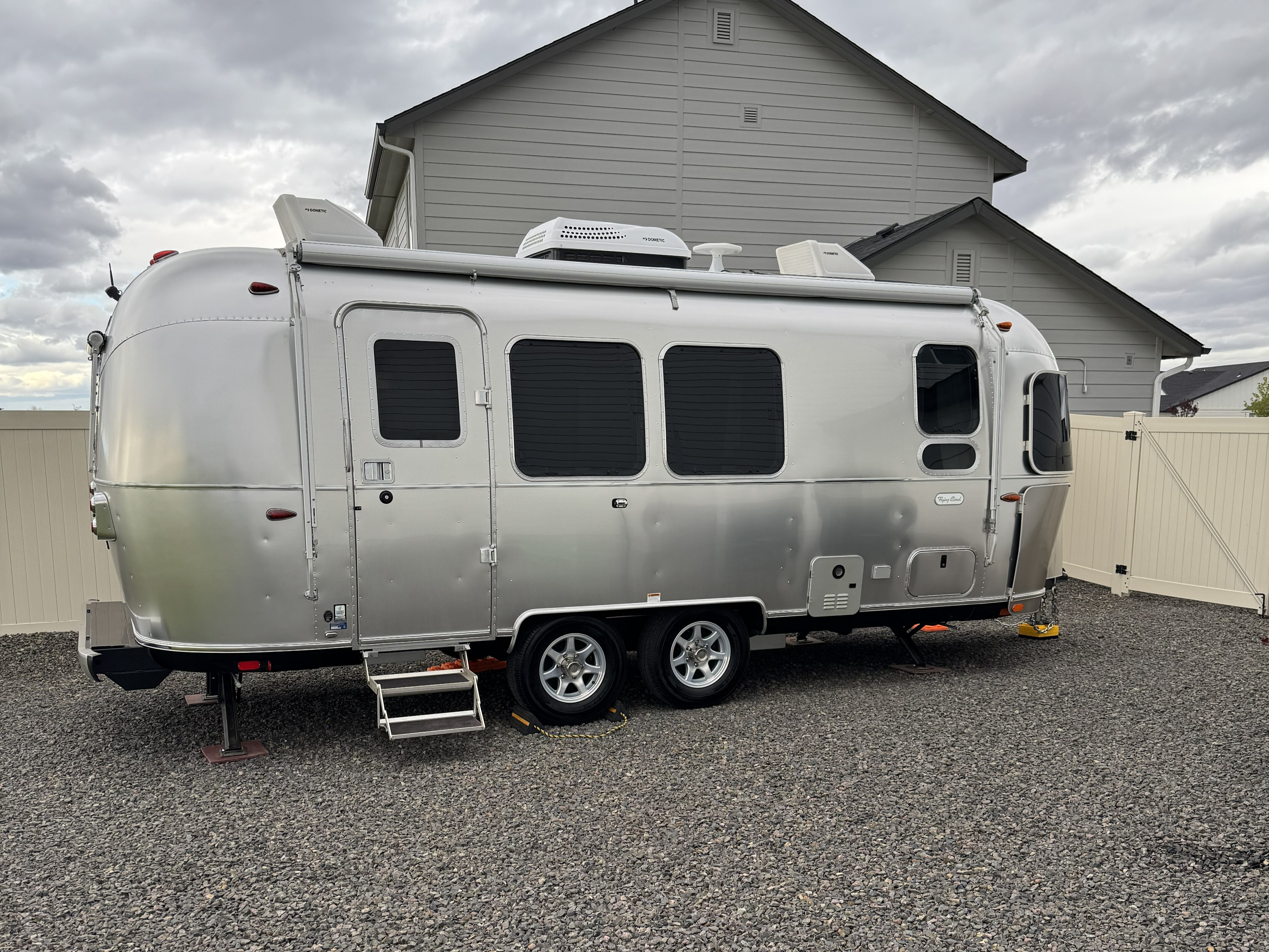 2023 Airstream FLYING CLOUD 23FB QUEEN in meridian ID