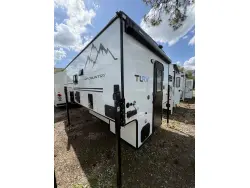 2025 TRAVEL LITE TRAVEL LITE 900U