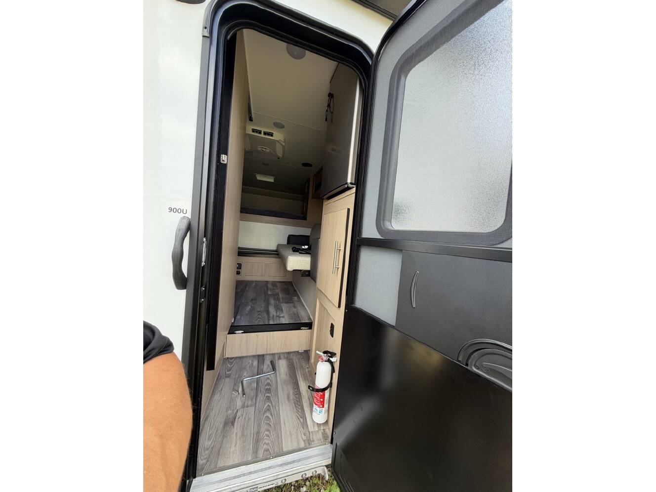 A photo of this 2025 Travel Lite TRAVEL LITE 900U