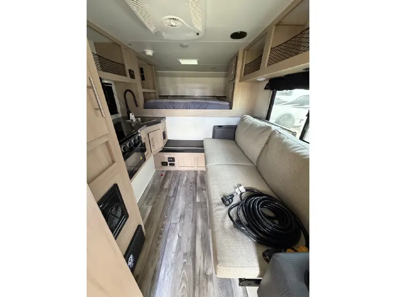 2025 TRAVEL LITE TRAVEL LITE 900U