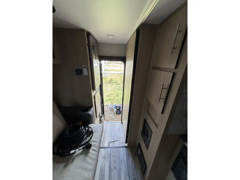 2025 TRAVEL LITE TRAVEL LITE 900U